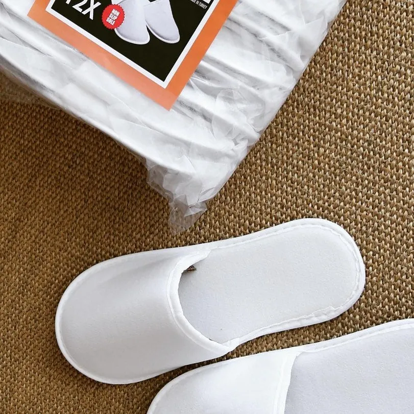 Chochili 5 Pairs Fabric Packed Non-Woven Disposable Hotel Slippers for Airbnb Spa Wedding Guests Adult Men Women Size 10-11, White
