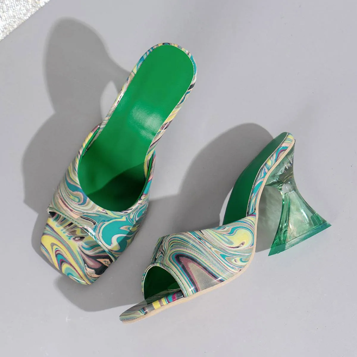 Vibrant Contrast Peep Toe Mid-Heel Sandals – Multicolor & Turquoise